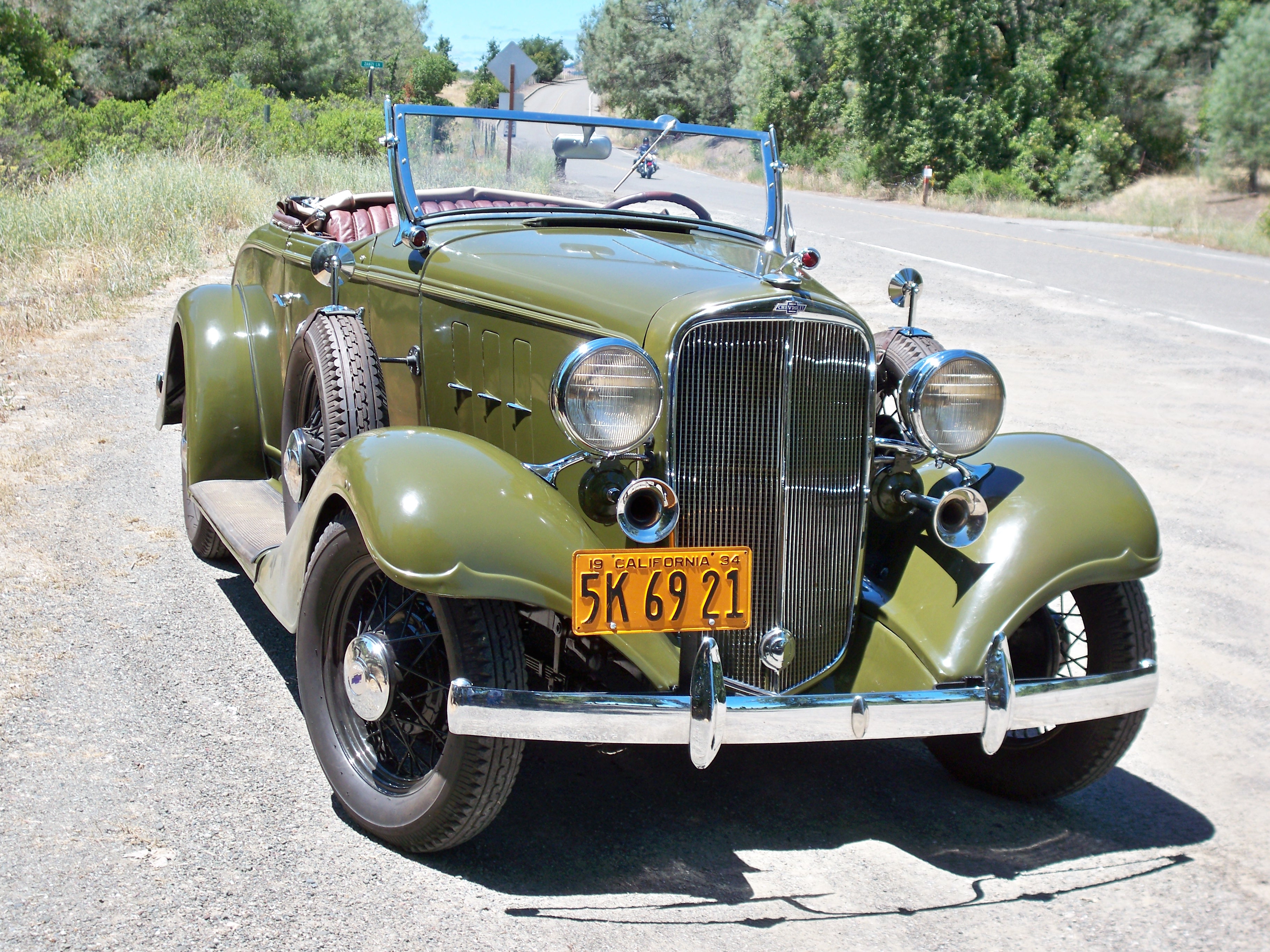 33Chevyroadster7-17-2011016.jpg